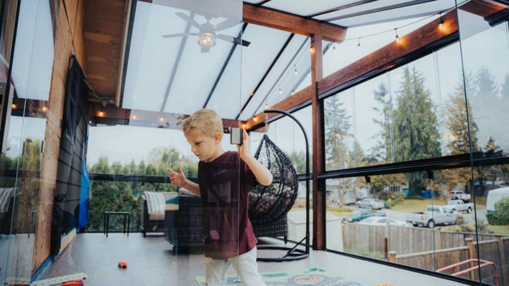 Lumon-BenT-Lifestyle-10-1280x720