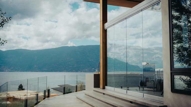 Lumon-Retractable-Walls-Lake